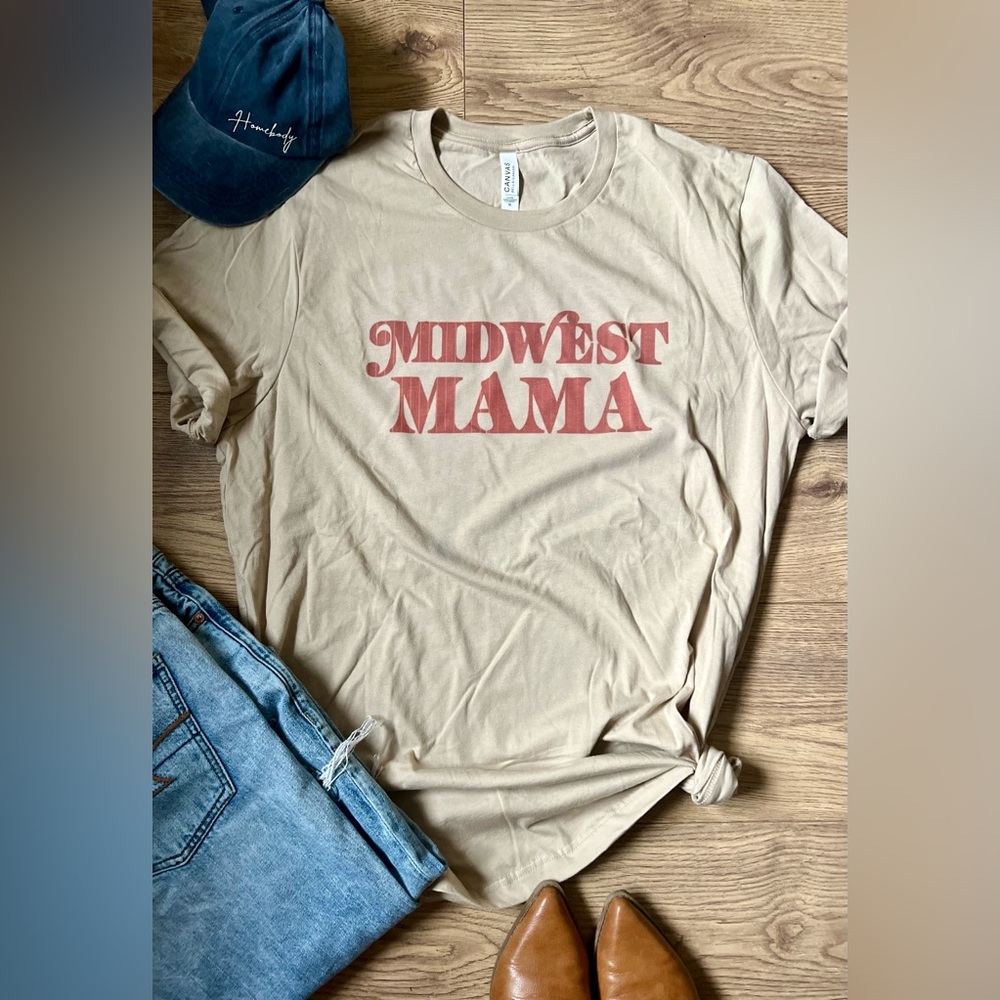NEW Midwest mama Tshirt